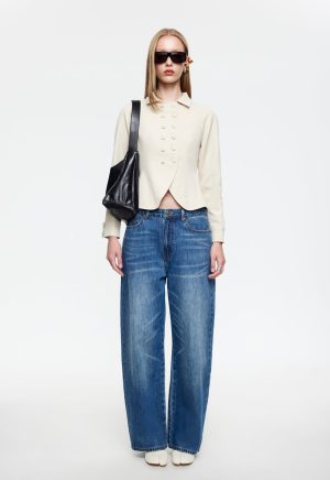 FORM JACKET – CREAM